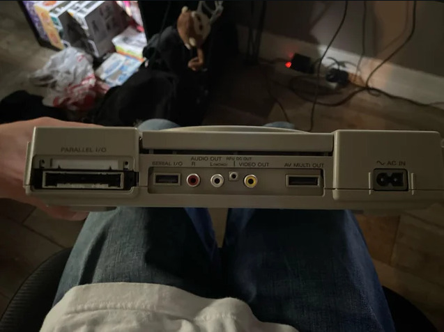 Interfaces da parte traseira do PlayStation 1